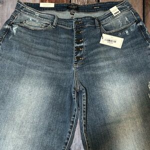 NWT! Judy Blue Med. Destruction,Fading, Graining, + Sz.22, Button Fly,Wide Leg